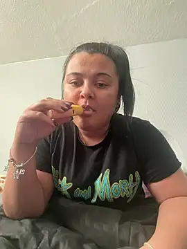 Snapshot of Laurenrose_x chatting on May 11, 3:29 pm Laurenrose x online show from May 11, 3:29 pm