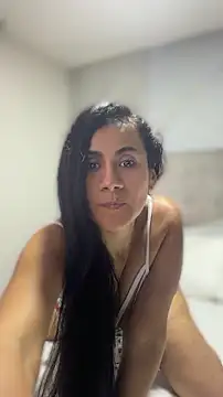 Snapshot of Laia_Hills chatting on June 25, 3:59 am Laia Hills online show from June 25, 3:59 am