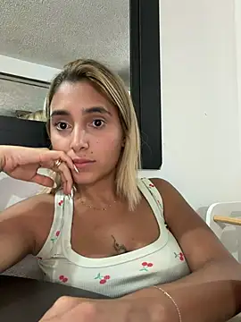 LoisC online show from April 27, 2:42 am