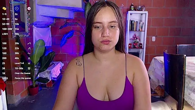 Valerymoon19 online show from June 18, 6:35 pm