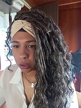 Ivon C online show from May 27, 1:40 pm