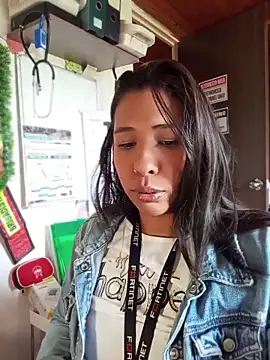 Ivon C online show from May 14, 1:19 pm
