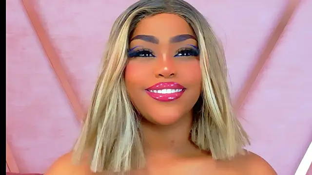 Snapshot of TiannahGlow chatting on May 9, 2:09 pm TiannahGlow online show from May 9, 2:09 pm