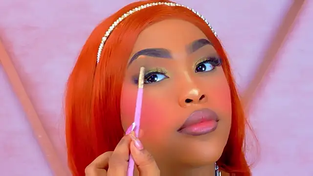 Snapshot of TiannahGlow chatting on May 7, 1:14 pm TiannahGlow online show from May 7, 1:14 pm