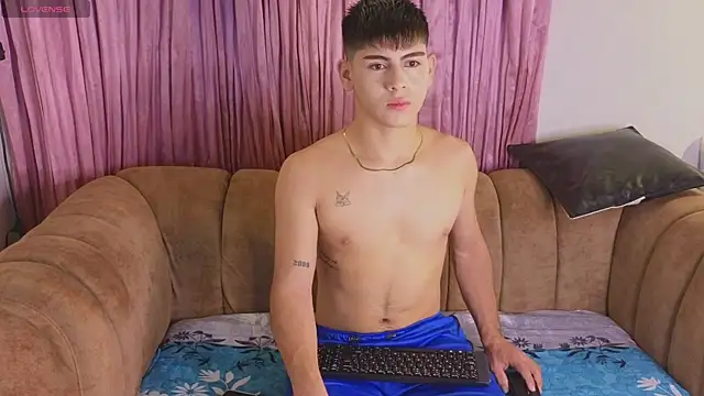 josethariaz25 online show from May 15, 10:35 am