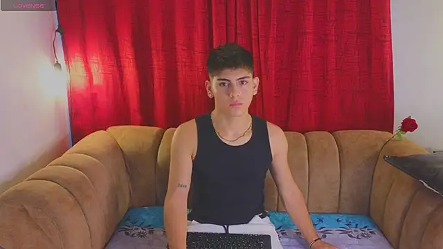 Snapshot of josethariaz25 chatting on June 11, 11:18 am josethariaz25 online show from June 11, 11:18 am