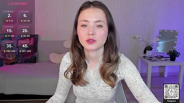 LinnLove online show from April 24, 7:10 am