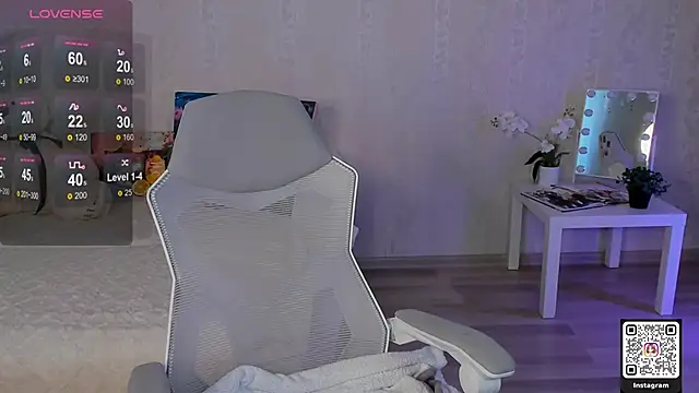 LinnLove online show from May 20, 6:54 am