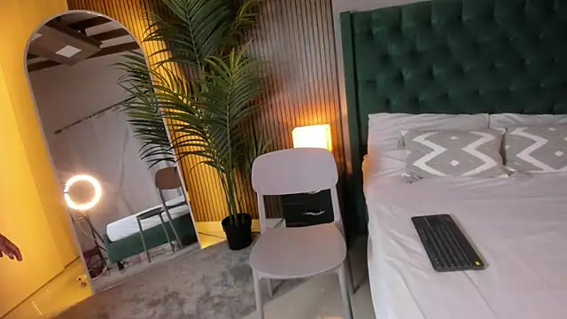 Chloefixxx online show from April 27, 8:51 pm
