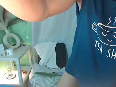 Snapshot of sycat69 chatting on May 5, 3:31 am sycat69 online show from May 5, 3:31 am