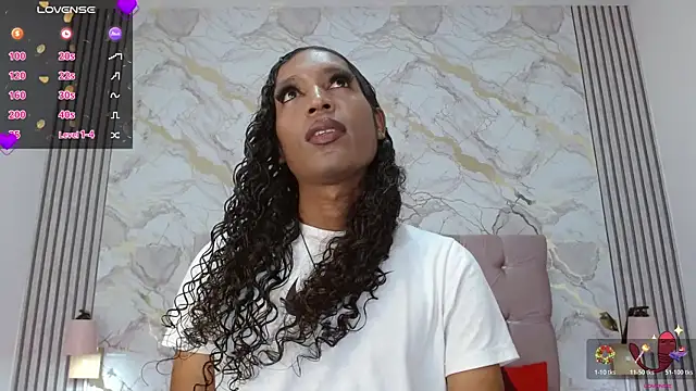 Mia Hiills online show from June 3, 3:29 am