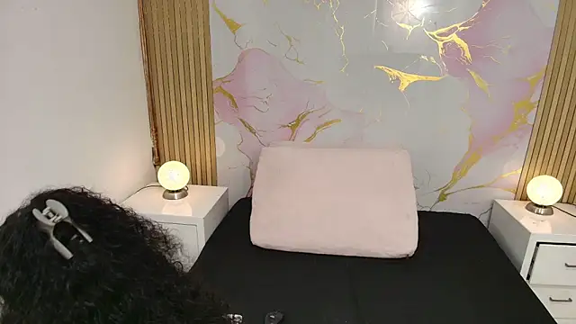 PaulineKosh online show from June 15, 8:08 pm