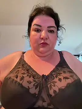 Snapshot of curvymilfmicha chatting on July 9, 7:24 pm curvymilfmicha online show from July 9, 7:24 pm