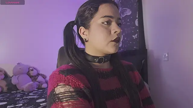 Snapshot of atena_hill_ chatting on June 6, 8:14 pm atena hill online show from June 6, 8:14 pm