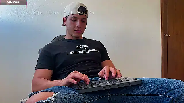Maxx valiant online show from May 31, 7:36 pm