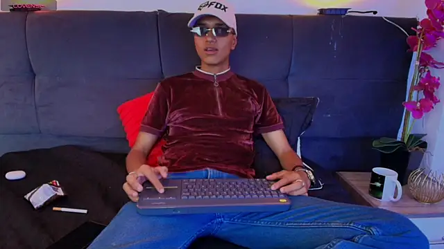 Alan Colthon online show from May 21, 3:48 am