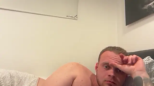 hallihallo12343 online show from April 20, 10:11 pm