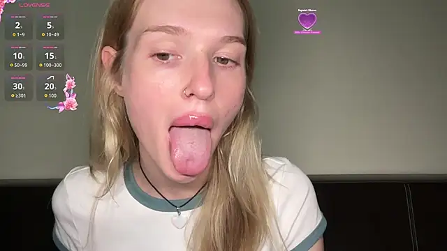 crazysuckks online show from April 23, 8:43 pm