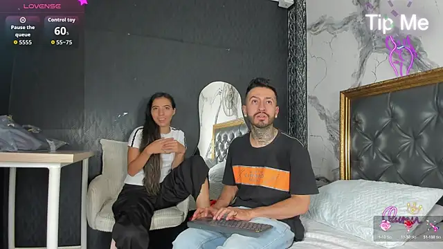 StevenAndLaura online show from April 26, 4:10 am