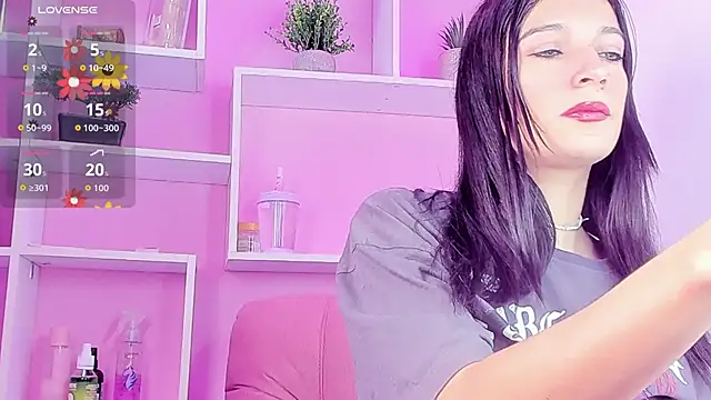 Snapshot of MilaWhitte chatting on June 15, 4:39 pm MilaWhitte online show from June 15, 4:39 pm