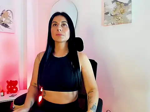 ManuelaGlamourX online show from April 26, 8:06 pm