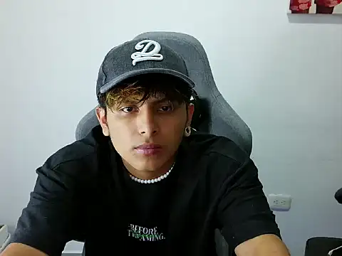 dany fans online show from April 24, 2:35 am