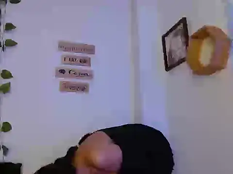 Jennal-Guerrero online show from May 20, 11:46 pm