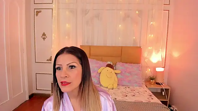 cris milk online show from June 9, 9:05 pm