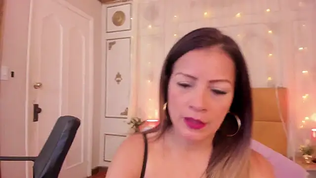 cris milk online show from July 17, 7:33 pm