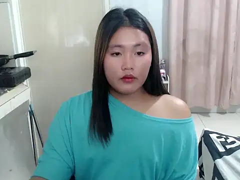 Snapshot of YourBaby_Eva chatting on June 7, 3:23 am YourBaby Eva online show from June 7, 3:23 am