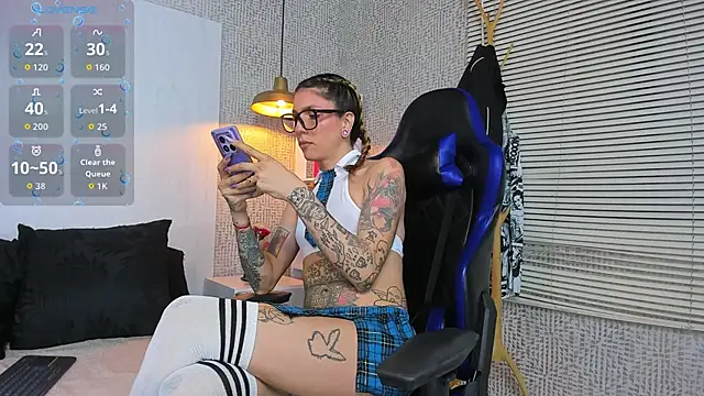 JessieGarvet19 online show from June 5, 4:28 am