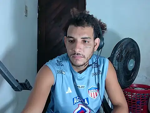 Snapshot of maicktentacionxxx chatting on June 18, 10:53 am maicktentacionxxx online show from June 18, 10:53 am
