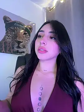 IsabellaNoir  online show from May 5, 8:45 pm