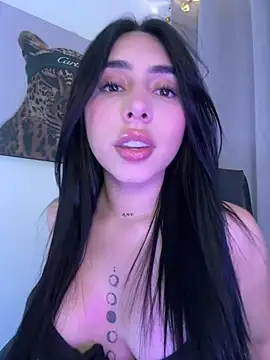 IsabellaNoir  online show from May 10, 7:49 pm