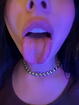 IsabellaNoir  online show from June 2, 11:16 pm