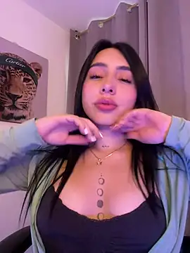 IsabellaNoir  online show from May 22, 10:30 pm