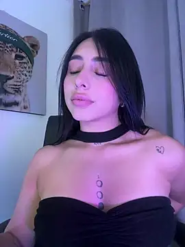 IsabellaNoir  online show from May 16, 11:48 pm