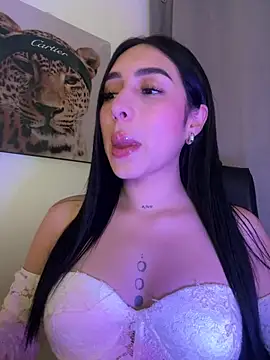 IsabellaNoir  online show from May 14, 10:07 pm