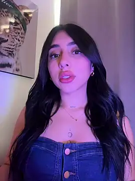 IsabellaNoir  online show from May 6, 8:02 pm
