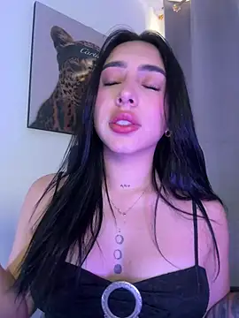 IsabellaNoir  online show from April 24, 9:28 pm