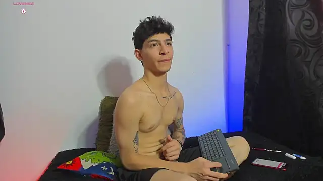  IanLark online show from May 10, 6:43 pm
