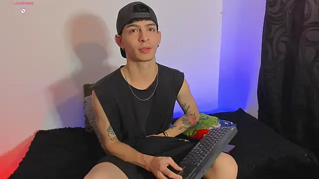 Snapshot of _IanLark chatting on May 13, 10:17 pm IanLark online show from May 13, 10:17 pm