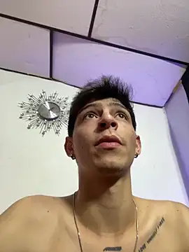  IanLark online show from May 9, 1:31 am