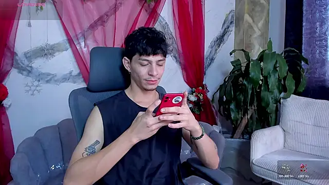 Snapshot of _IanLark chatting on June 20, 4:56 pm IanLark online show from June 20, 4:56 pm