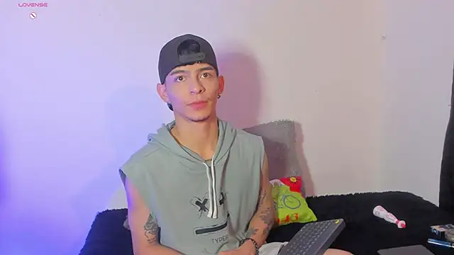 Snapshot of _IanLark chatting on May 31, 10:54 am IanLark online show from May 31, 10:54 am
