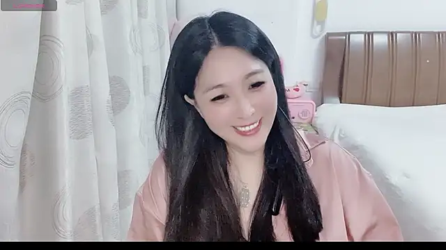 Snapshot of D-Misslu chatting on July 1, 1:11 pm D-Misslu online show from July 1, 1:11 pm