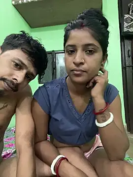 Snapshot of hot-couple-0 chatting on June 9, 7:37 pm hot-couple-0 online show from June 9, 7:37 pm