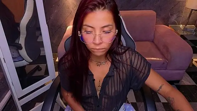 laurab91 online show from April 23, 9:05 am