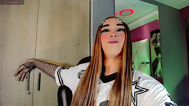 Snapshot of Camila_Vasquezz1 chatting on July 20, 11:45 am Camila Vasquezz1 online show from July 20, 11:45 am