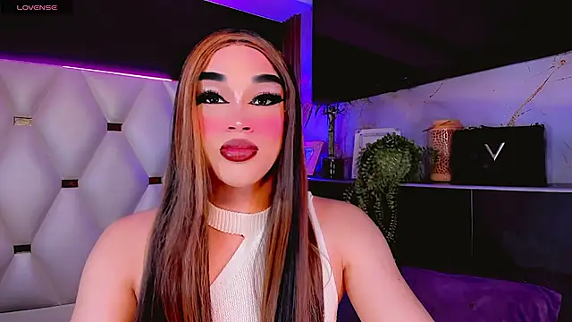 Snapshot of Camila_Vasquezz1 chatting on June 23, 11:52 am Camila Vasquezz1 online show from June 23, 11:52 am